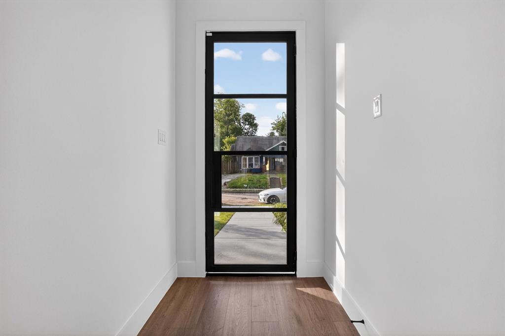 ERVAY TERRACE - Residential