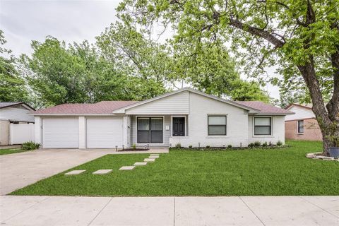 Photo of 1901 Proctor Drive, Grand Prairie, TX 75051 (MLS # 21250817)