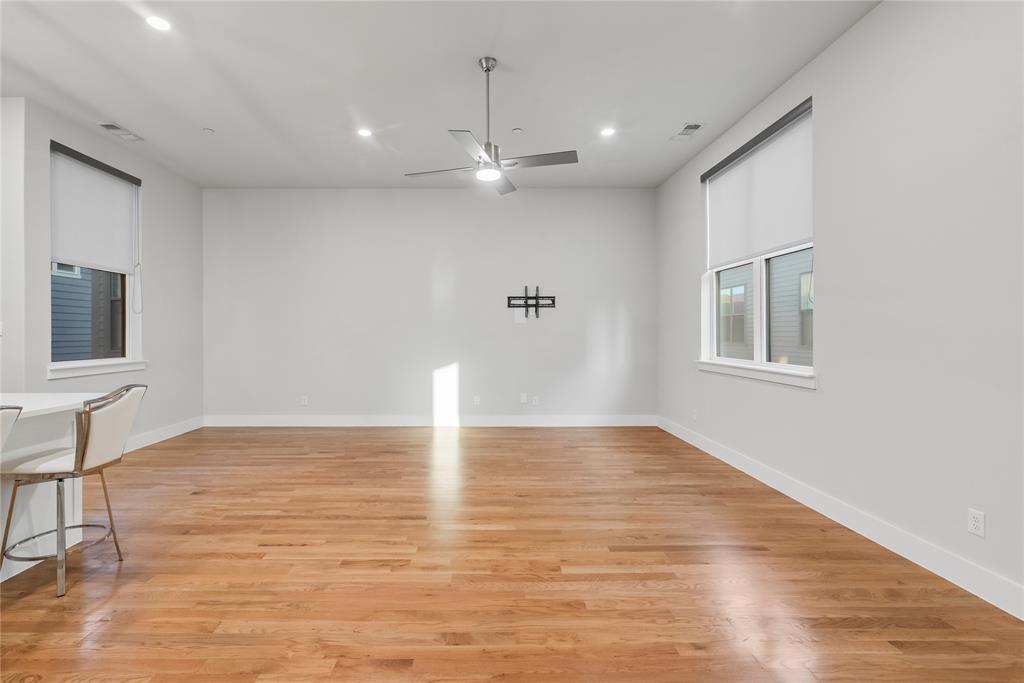 CENTRE LIVING AT KINGS HWY CONDOS - Residential