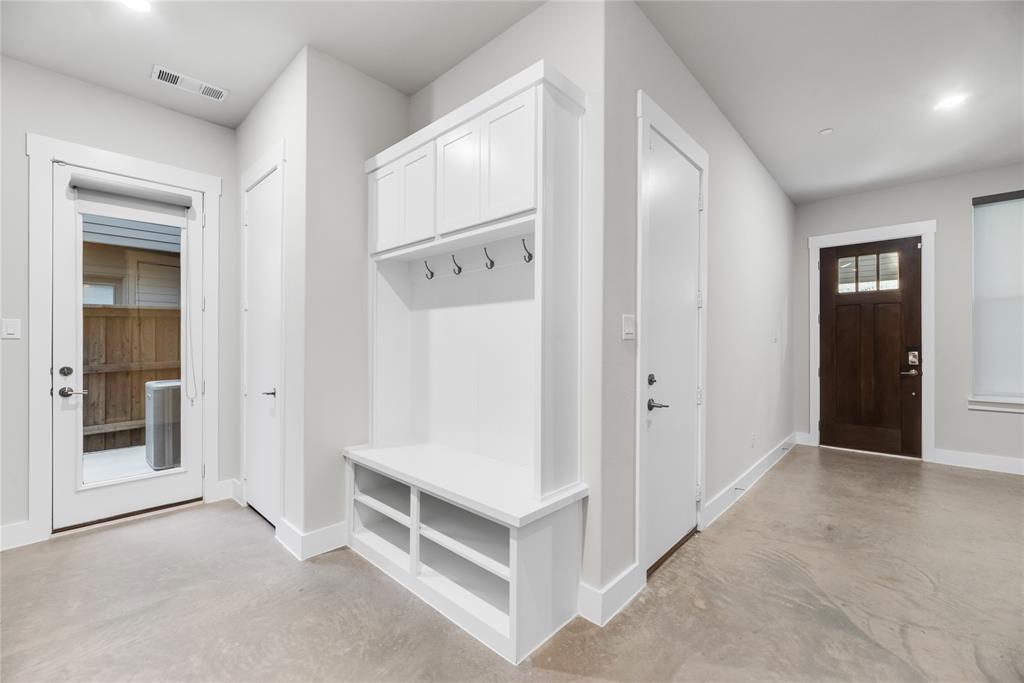 CENTRE LIVING AT KINGS HWY CONDOS - Residential