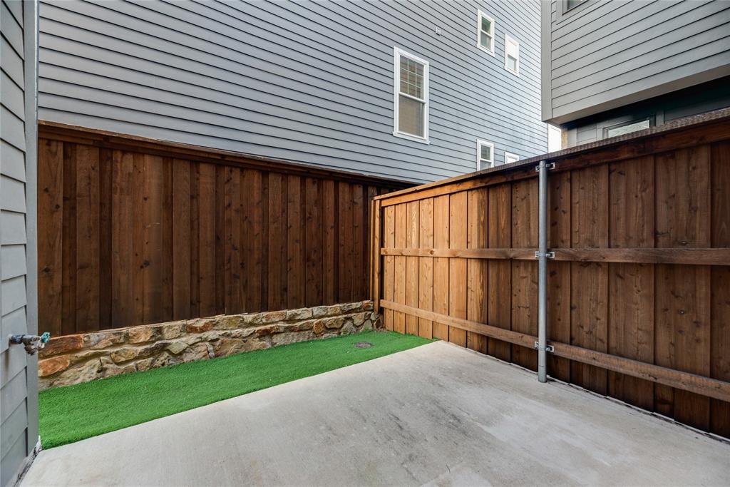 CENTRE LIVING AT KINGS HWY CONDOS - Residential