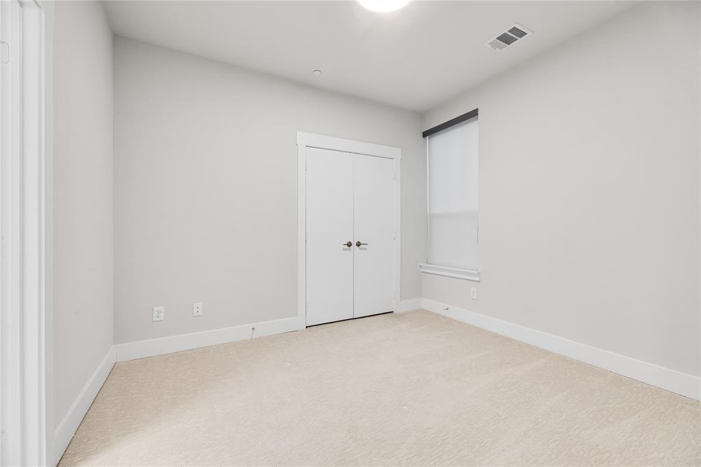 CENTRE LIVING AT KINGS HWY CONDOS - Residential