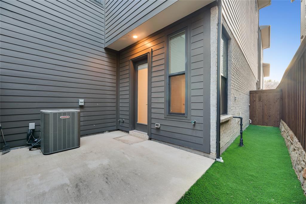 CENTRE LIVING AT KINGS HWY CONDOS - Residential