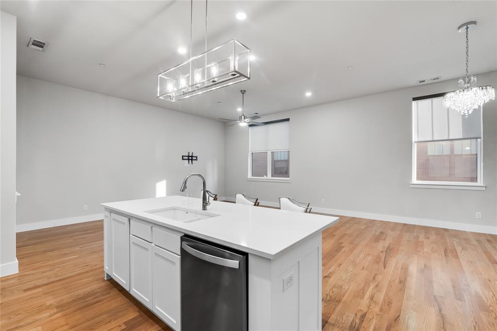 CENTRE LIVING AT KINGS HWY CONDOS - Residential