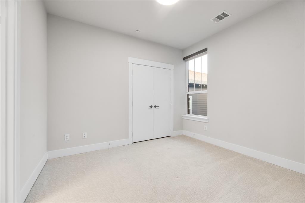 CENTRE LIVING AT KINGS HWY CONDOS - Residential