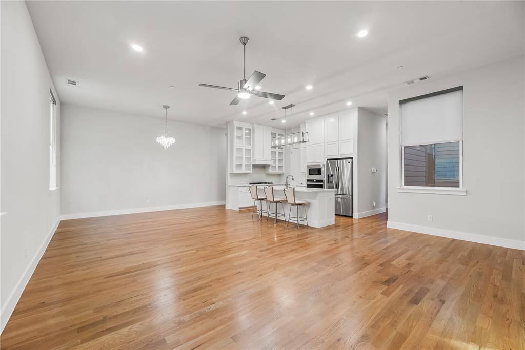 CENTRE LIVING AT KINGS HWY CONDOS - Residential