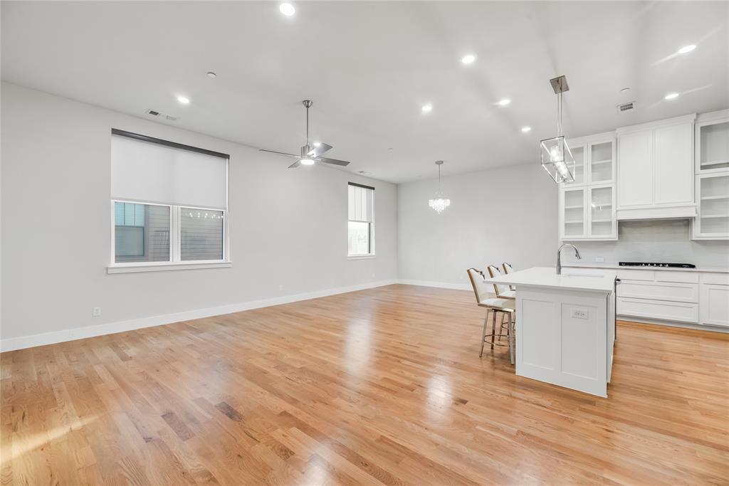 CENTRE LIVING AT KINGS HWY CONDOS - Residential