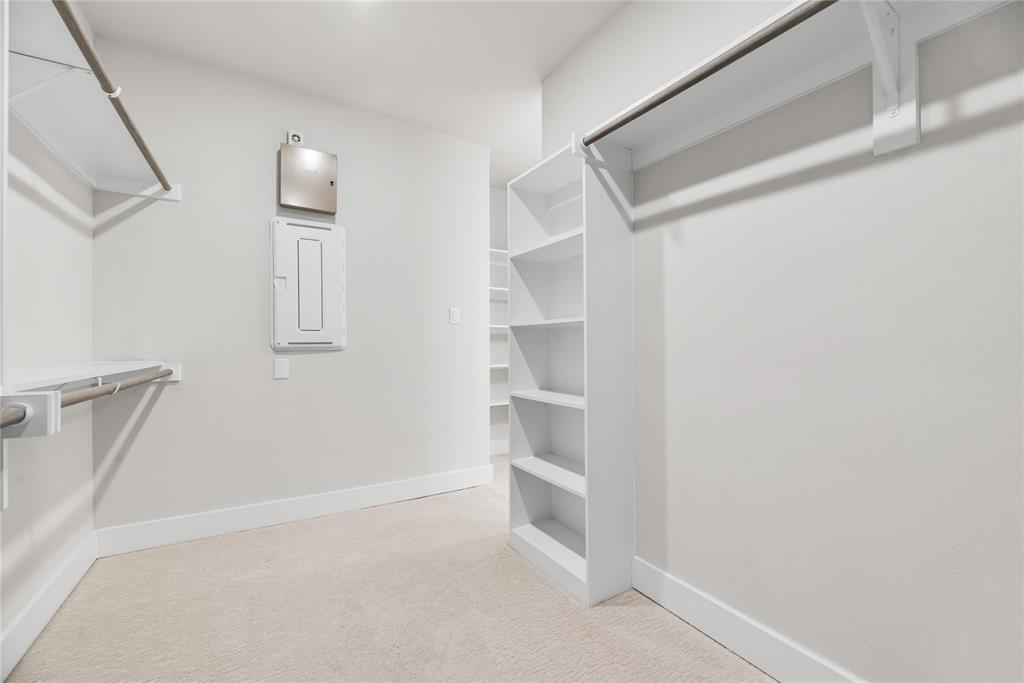 CENTRE LIVING AT KINGS HWY CONDOS - Residential