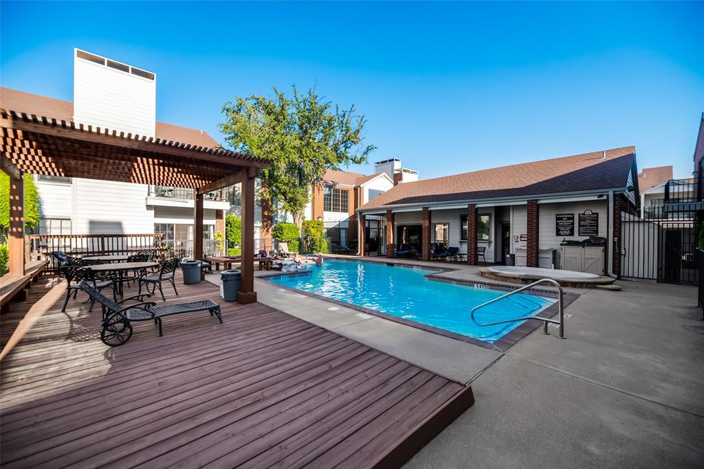 Boardwalk On The Pkwy Condos - Residential Lease