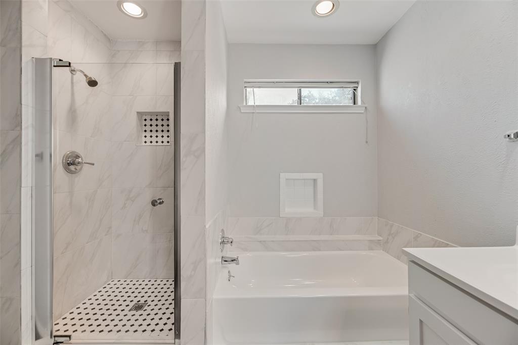 Boardwalk On The Pkwy Condos - Residential Lease