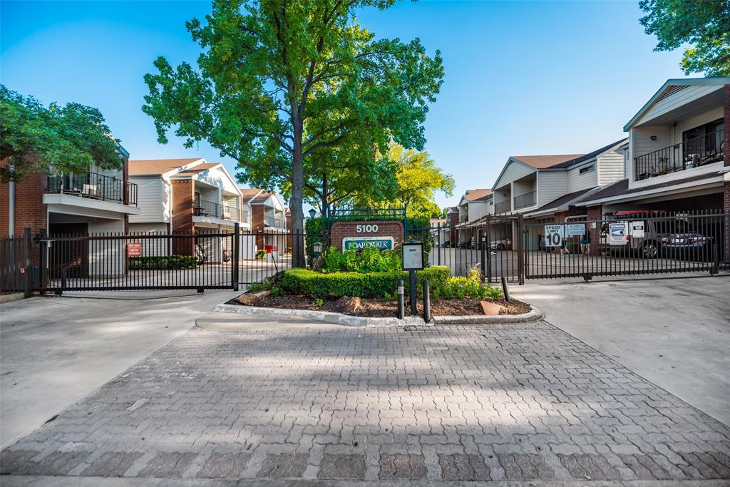 Boardwalk On The Pkwy Condos - Residential Lease