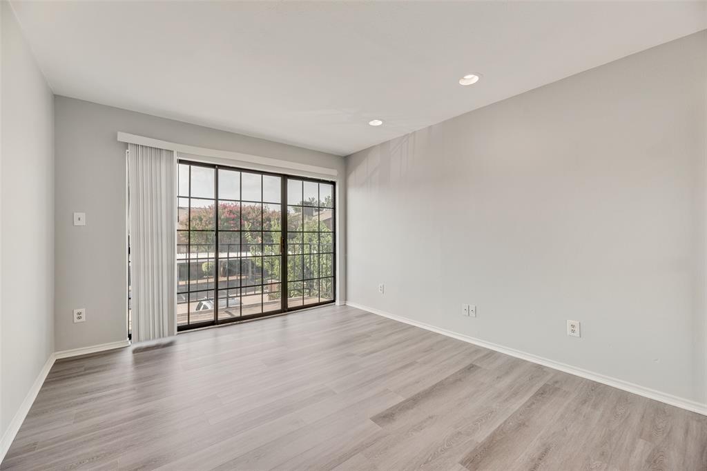 Boardwalk On The Pkwy Condos - Residential Lease