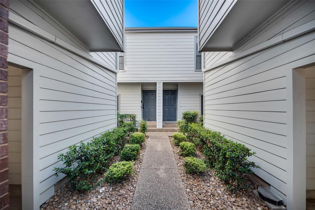 Boardwalk On The Pkwy Condos - Residential Lease