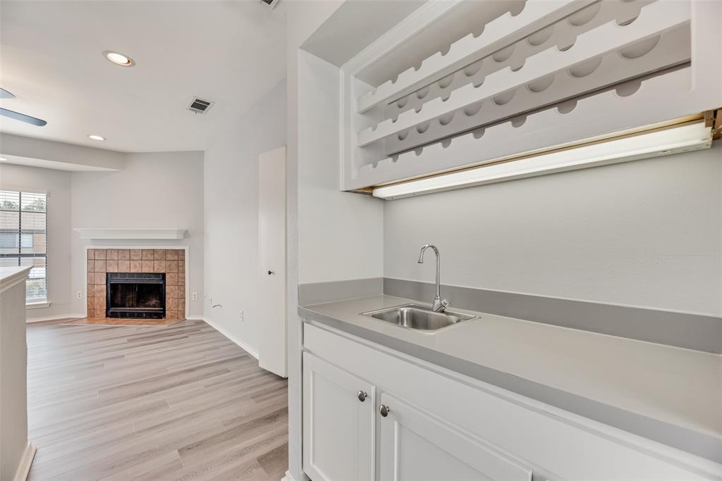 Boardwalk On The Pkwy Condos - Residential Lease