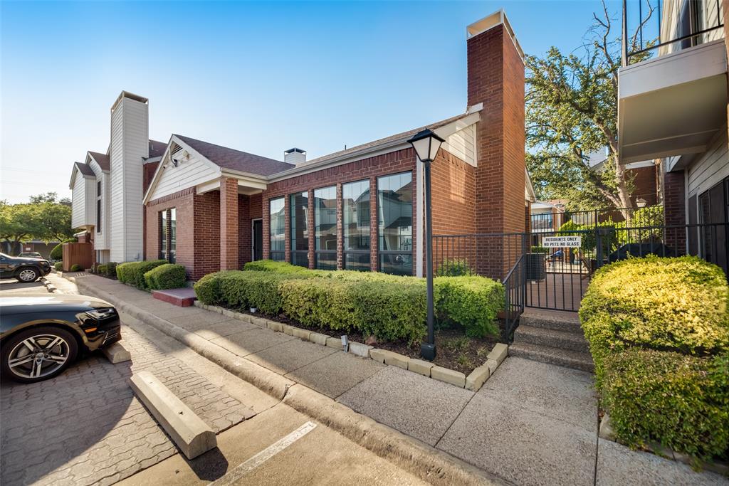 Boardwalk On The Pkwy Condos - Residential Lease