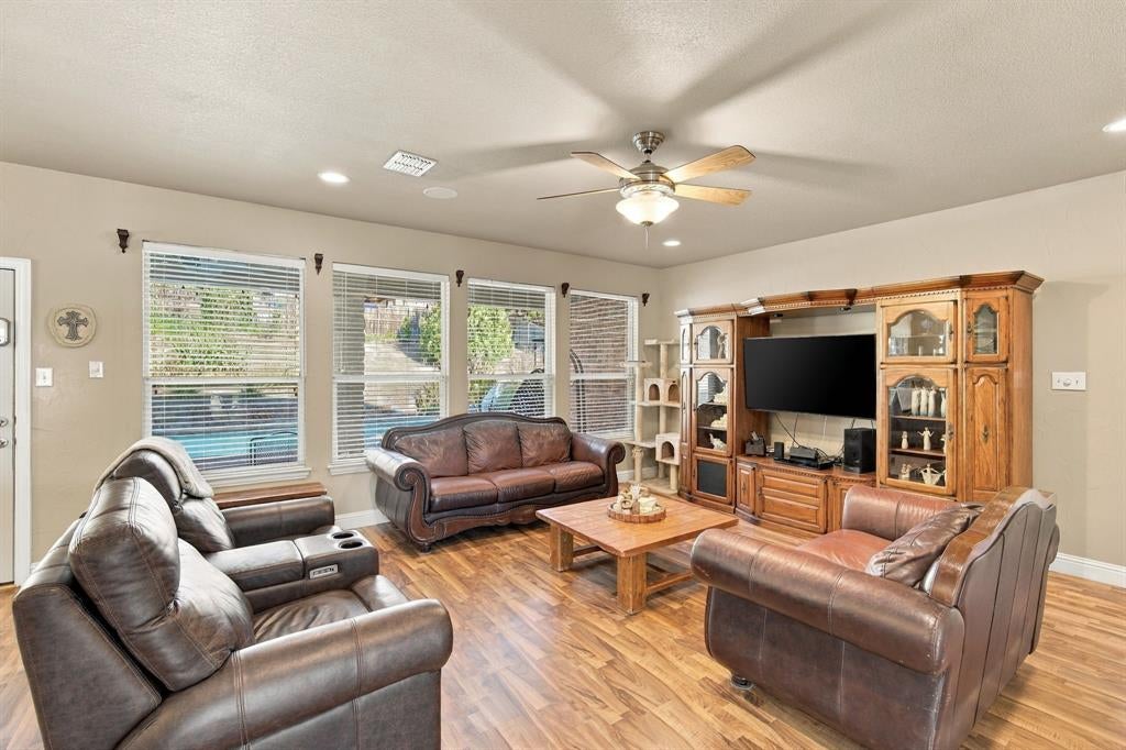 Photo of 1909 Nancy Jane Circle, Garland, TX 75043 (MLS # 21409180)