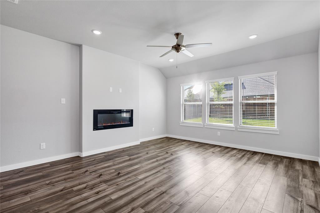 EASTRIDGE PHASE 2B - Residential Lease