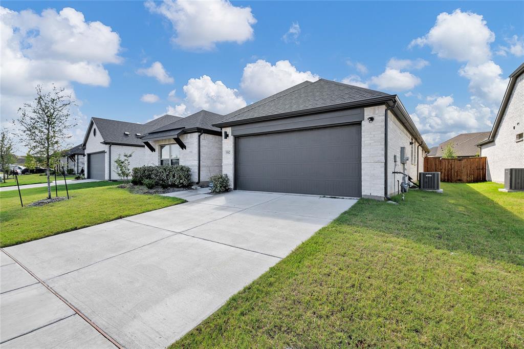 EASTRIDGE PHASE 2B - Residential Lease