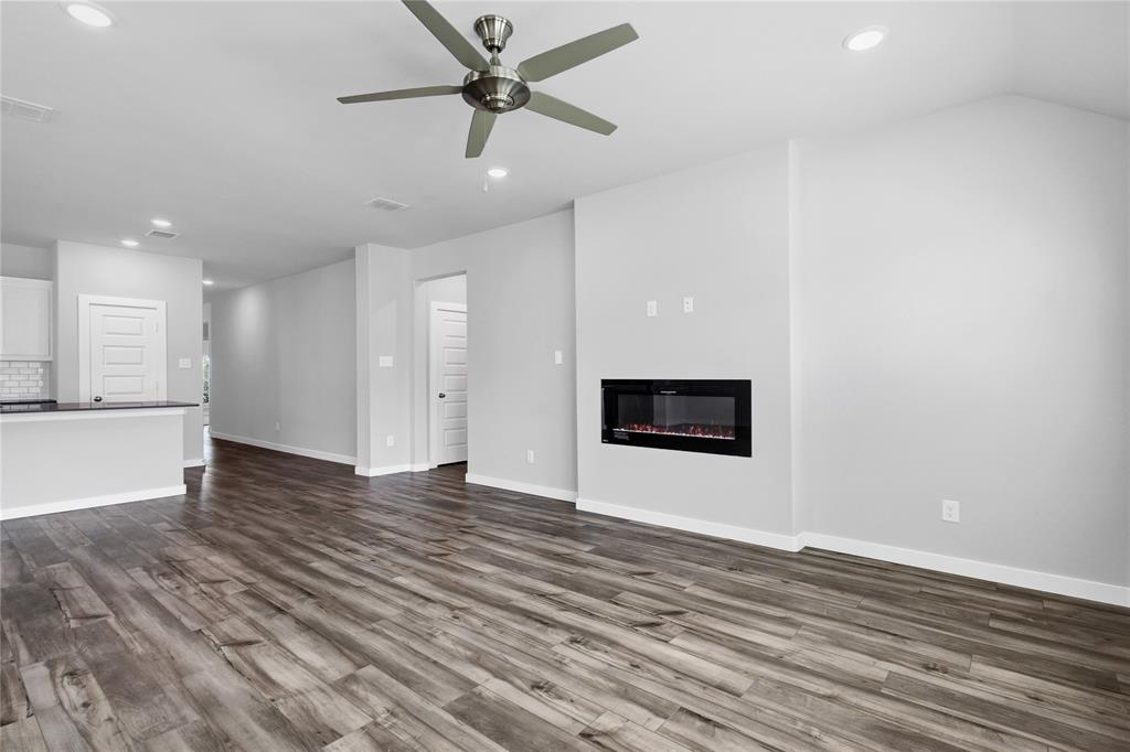 EASTRIDGE PHASE 2B - Residential Lease