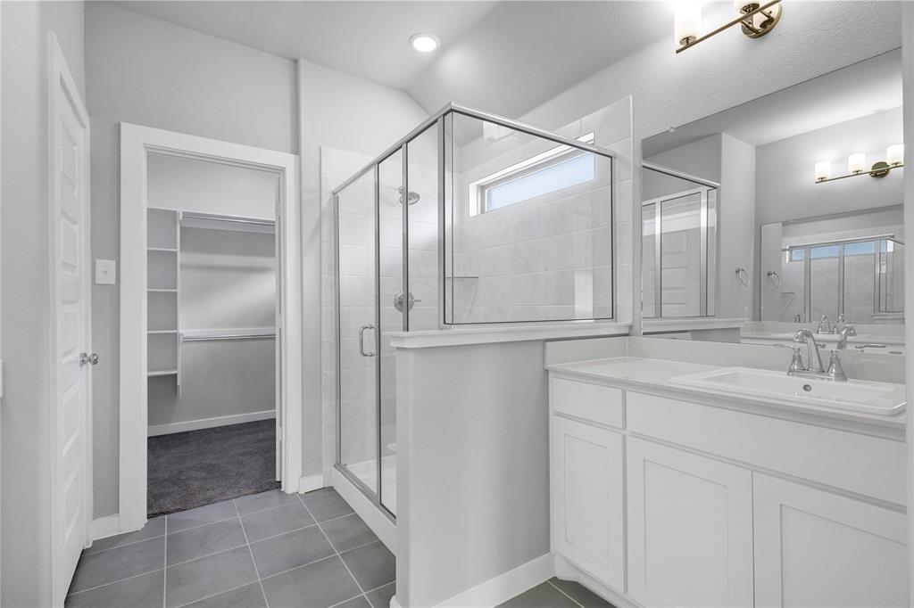 EASTRIDGE PHASE 2B - Residential Lease