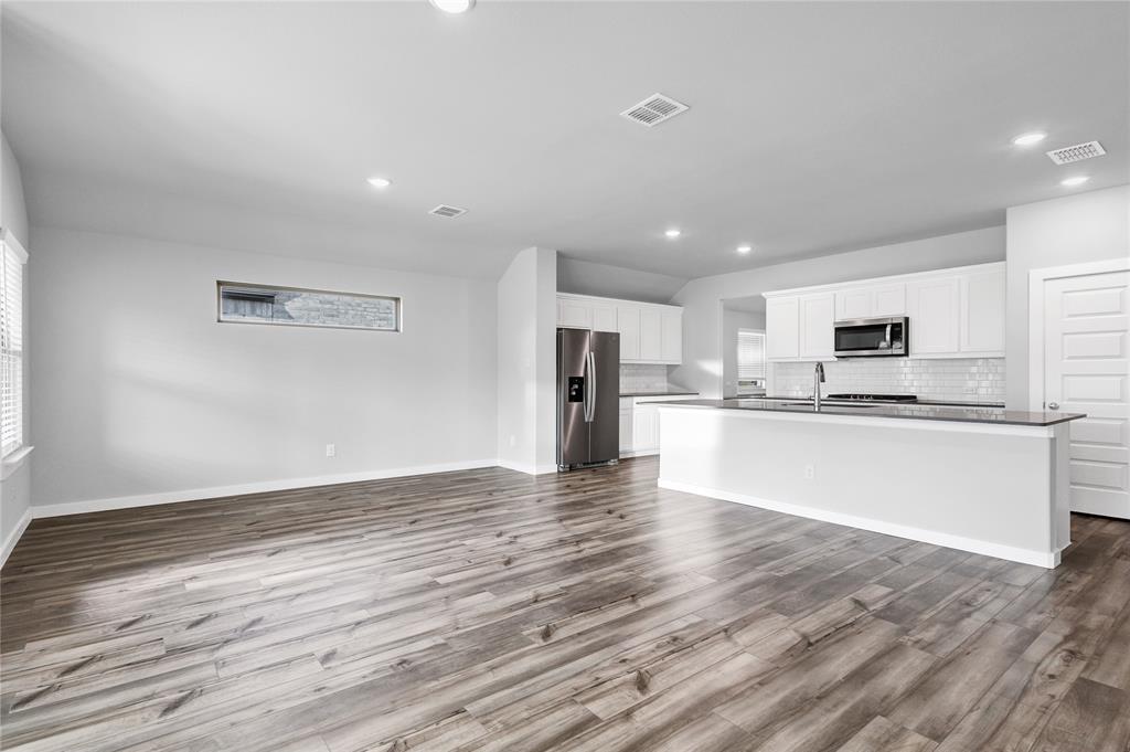 EASTRIDGE PHASE 2B - Residential Lease