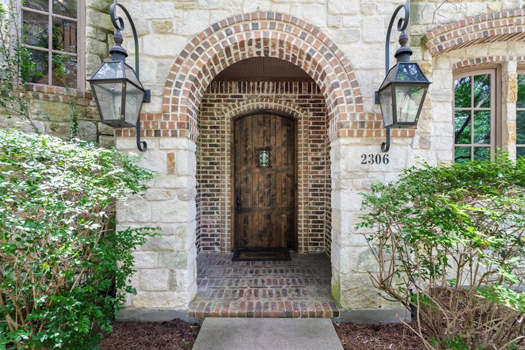2306 Autumn Run Court