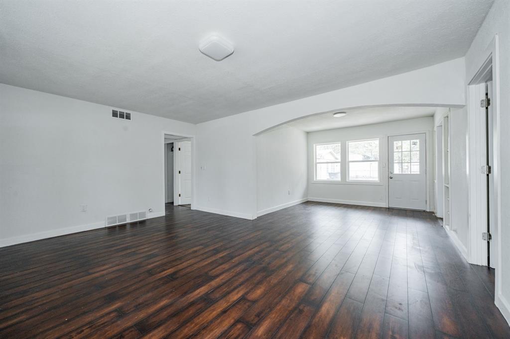 WYNNEWOOD - Residential