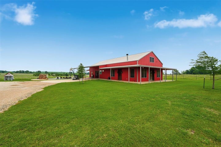 Photo 1 of 39 — 5681 Cooksey Lane, Robinson, TX 76706