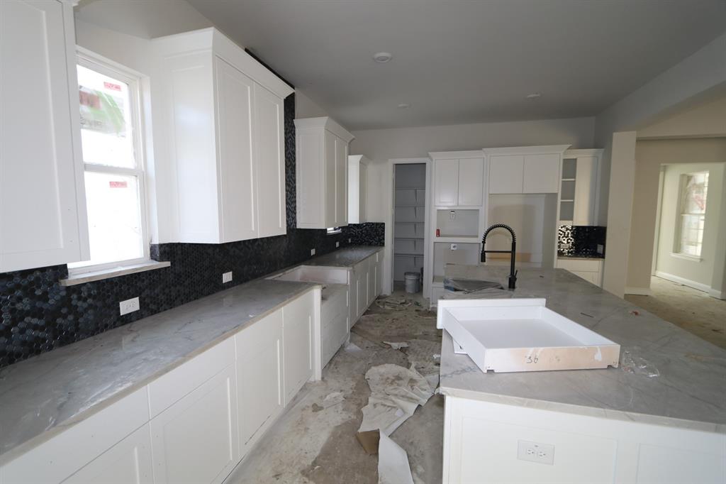 Photo 4 of 32 of 3452 Ladywell Road house