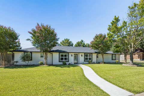Photo of 502 Cashmere Drive, Garland, TX 75041 (MLS # 21344094)
