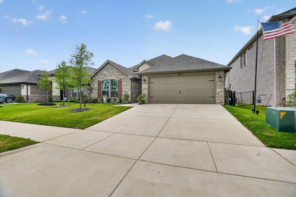 7729 Gatevine Avenue