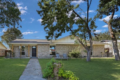 513 Colonial Drive Garland TX 75043