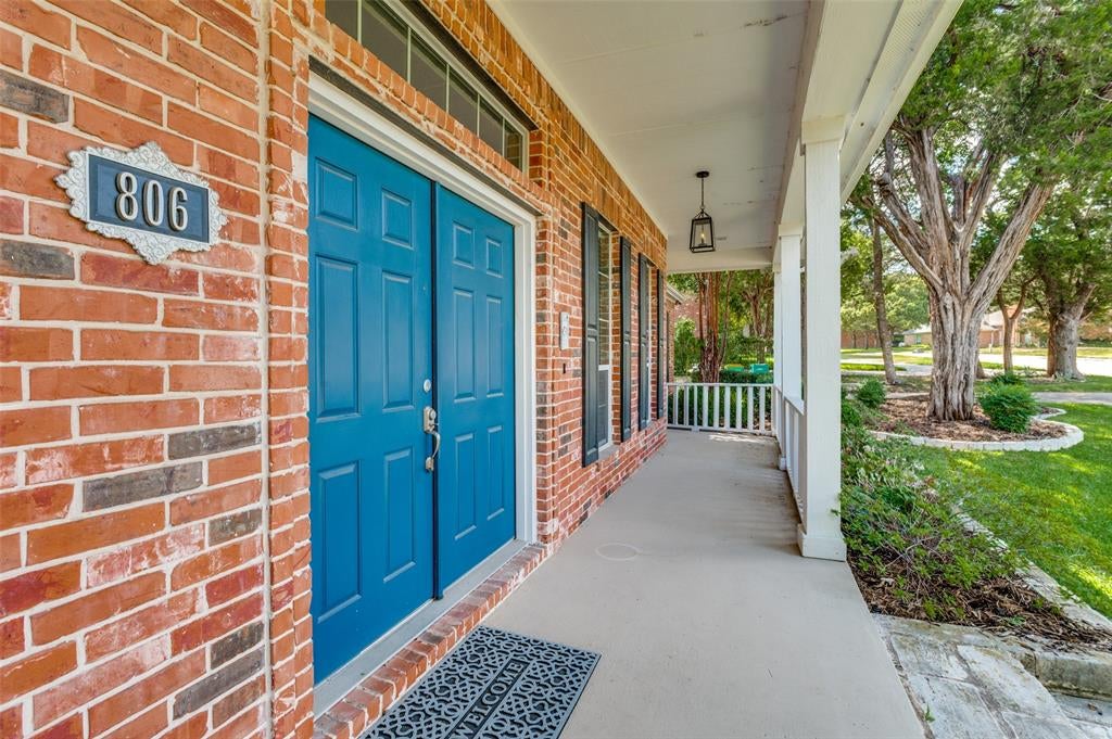 806 Cobblestone Court