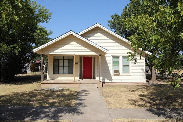 802 S ANSON ST, STAMFORD, TX 79553 - Image 1bc7edaa46a2d46a5368ddb546ddab3a/2035888239