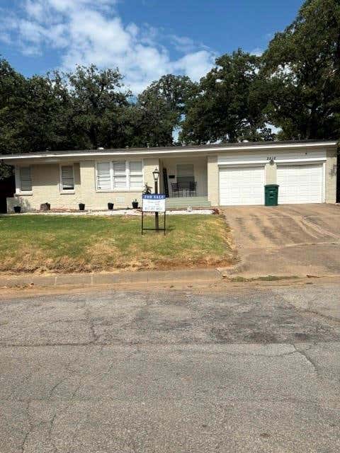 Photo of 2512 Malcolm Street, Fort Worth, TX 76112 (MLS # 21329013)