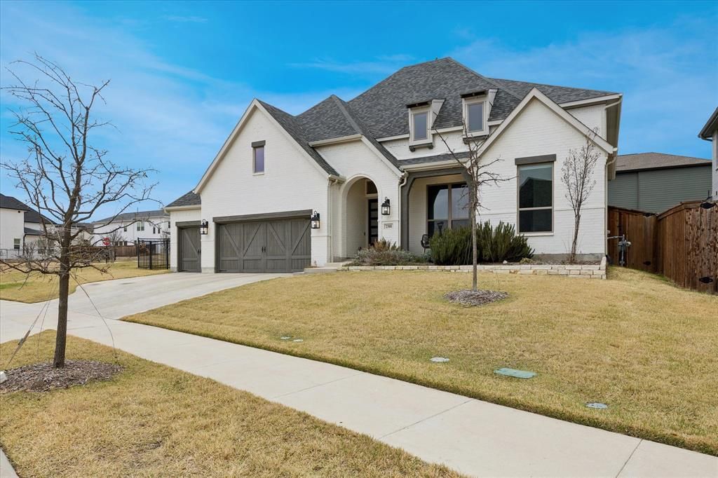 Photo of 2301 Sandlin Drive, Fort Worth, TX 76008 (MLS # 21198589)