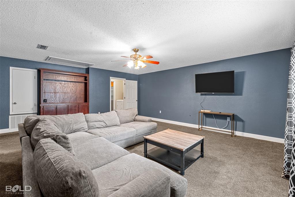 3410 Woodvine Circle