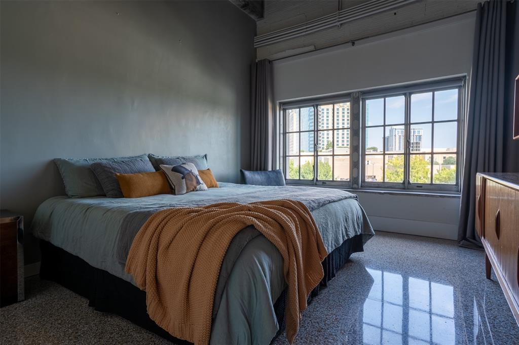 Texas & Pacific Lofts Condo - Residential