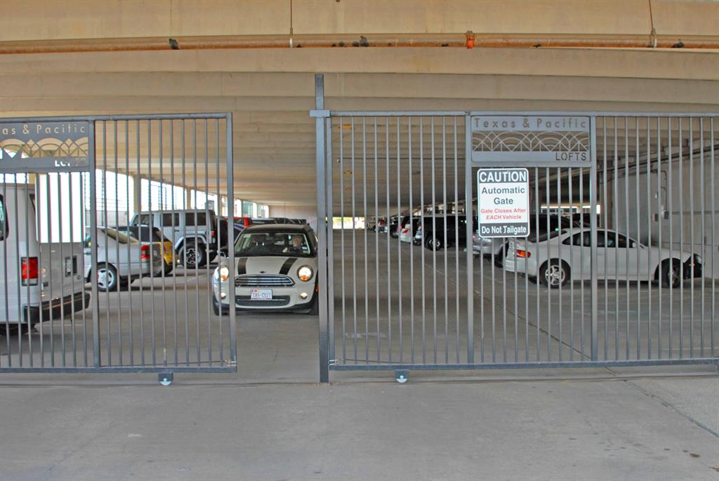 Texas & Pacific Lofts Condo - Residential