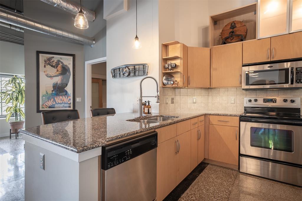 Texas & Pacific Lofts Condo - Residential