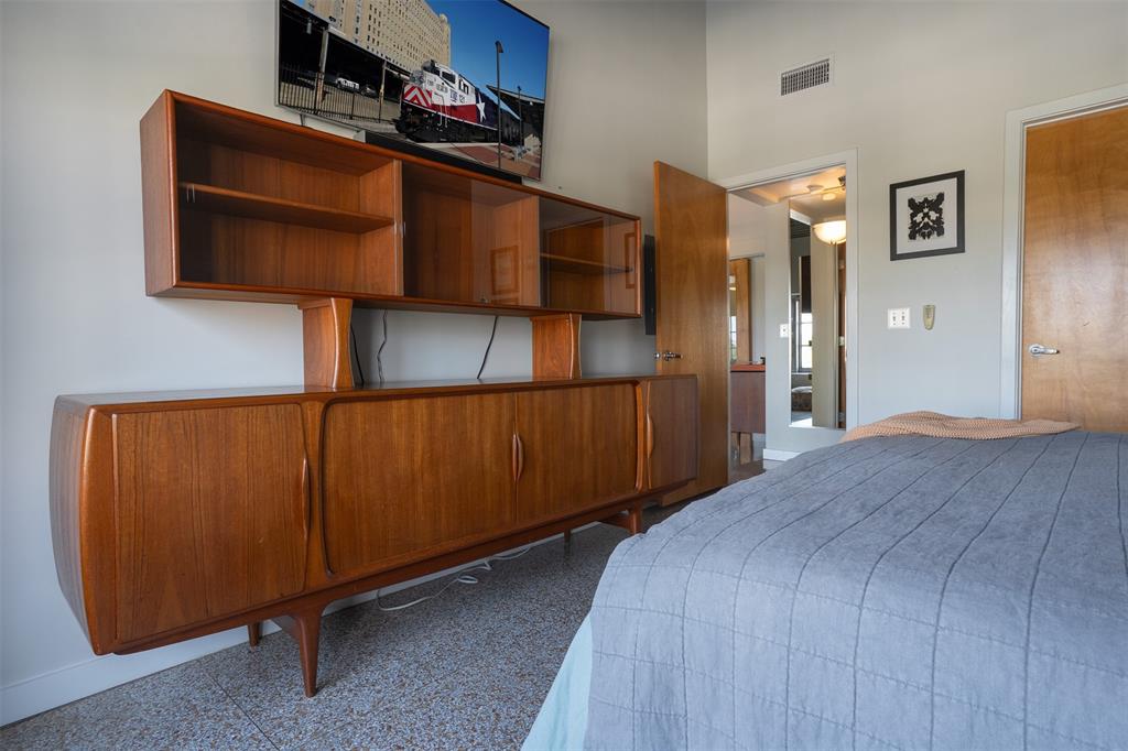 Texas & Pacific Lofts Condo - Residential