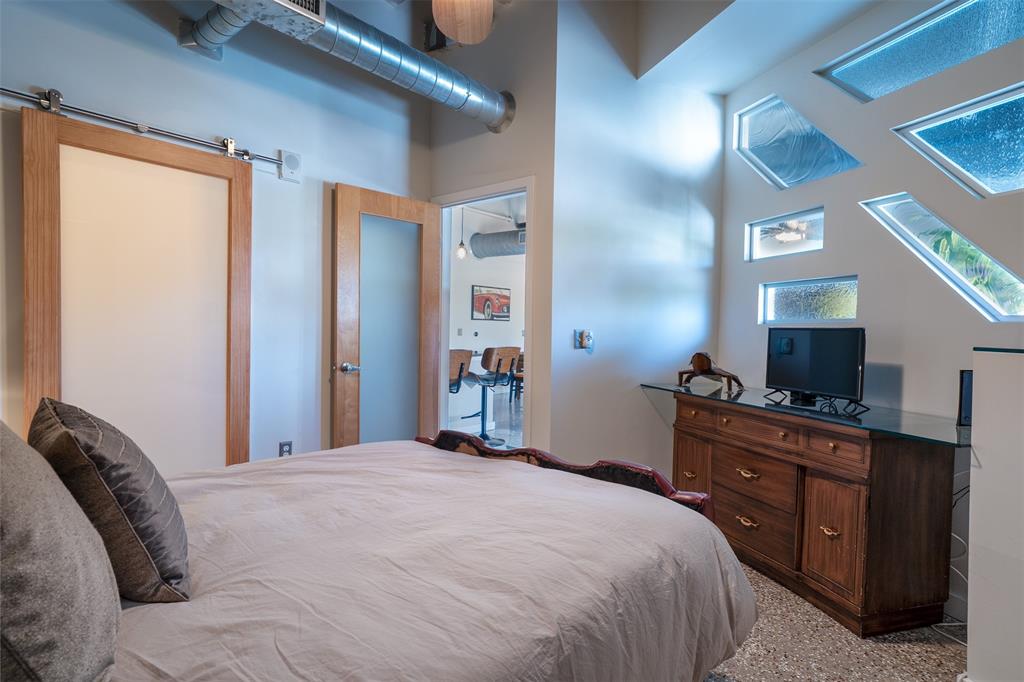 Texas & Pacific Lofts Condo - Residential