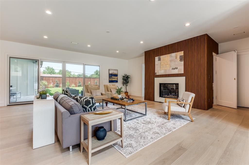 6215 Lafayette Way