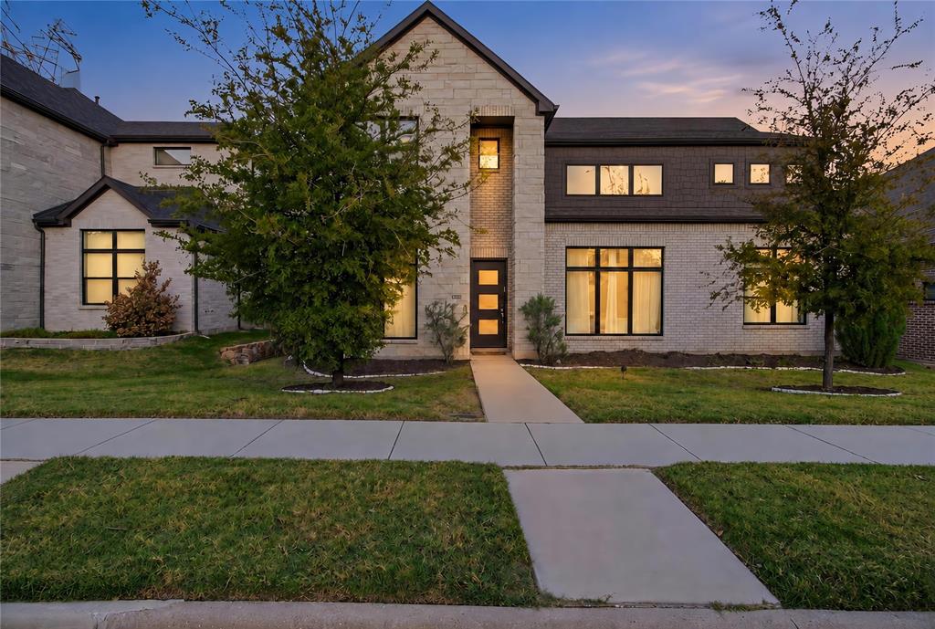 Photo of 1408 Rockcliff Street, Plano, TX 75093 (MLS # 21420430)