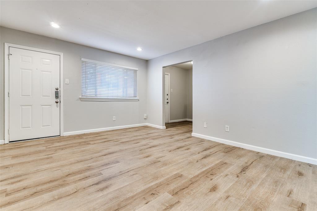 E H Rays - Residential Lease