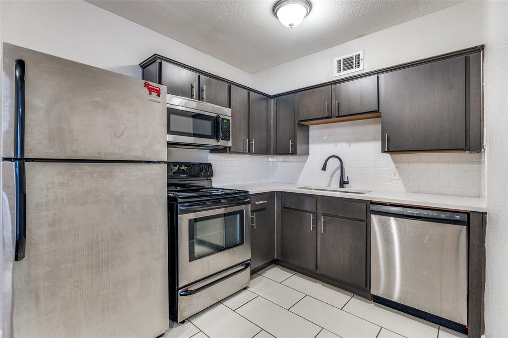 E H Rays - Residential Lease