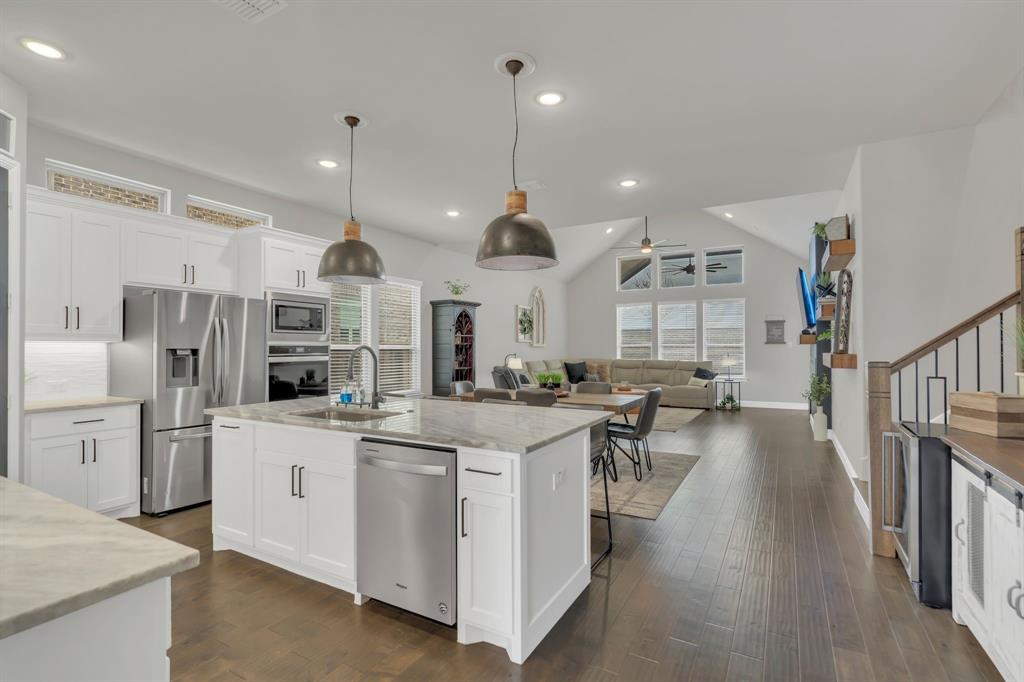 2454 Bainbridge Drive