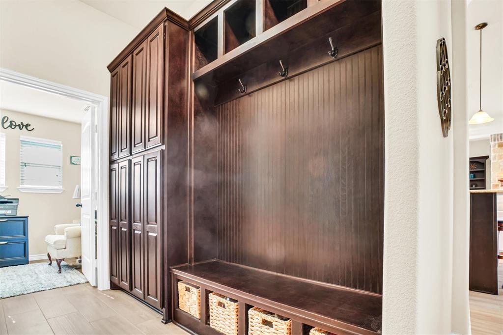 Colonial Acres - Residential