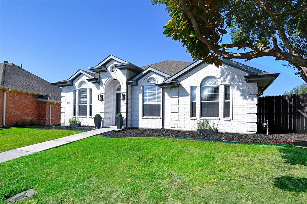 2216 Pinto Lane