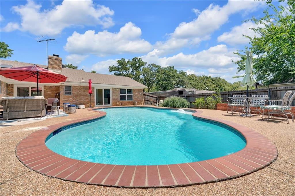 207 Walnut Way